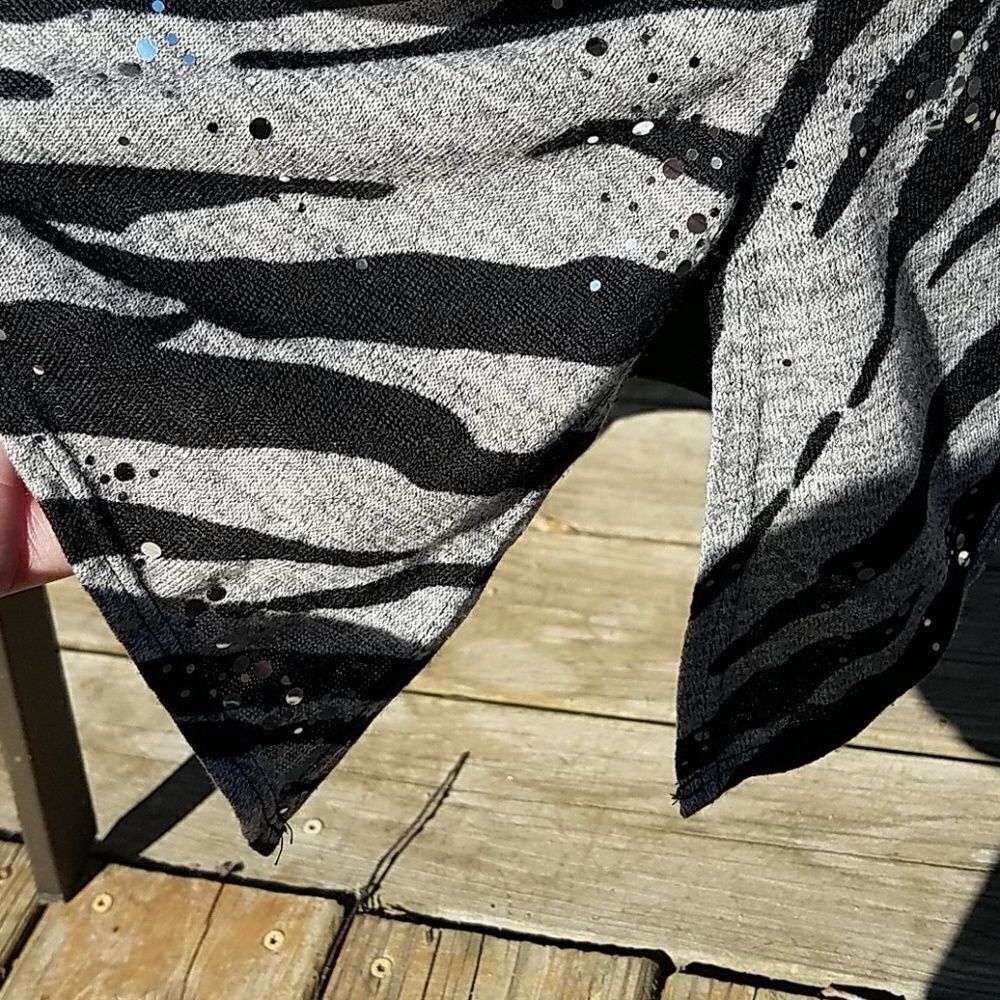 ‎Zebra Sequin Tunic - Picture 3 of 6